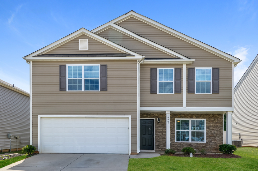 6407 Maple Creek Court Charlotte, NC 28216